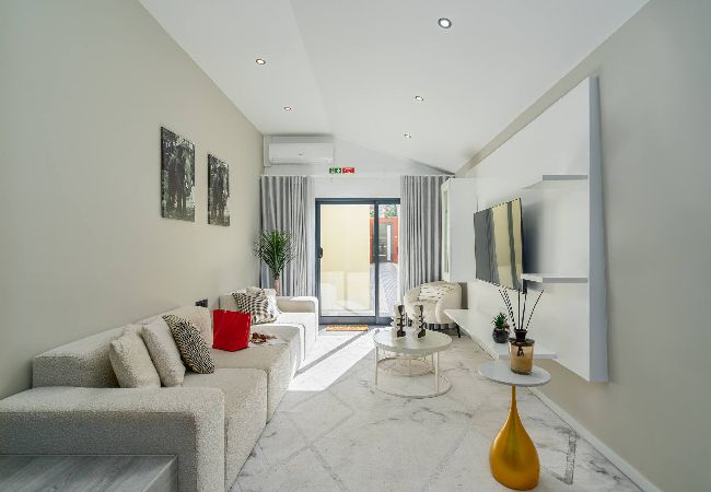 Casa em Funchal - Serenia House - 2BR by Wanderlust Madeira