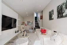Casa em Funchal - Serenia House - 2BR by Wanderlust Madeira
